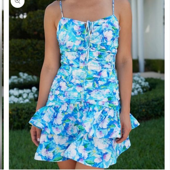 elliatt nancy blue & white floral print ruffle ruched mini dress size small new - Picture 2 of 8